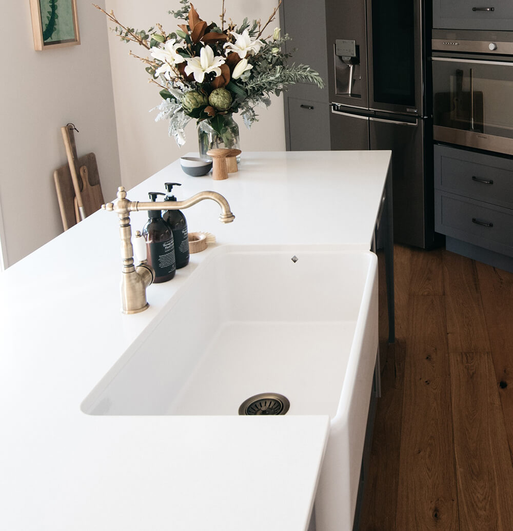 Turner Hastings Antique Brass Basket Waste 90BW-BR