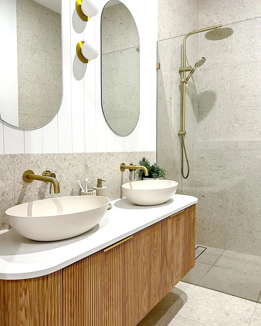 Otti Bondi 1500mm Woodland Oak Fluted Curve Wall Hung Vanity