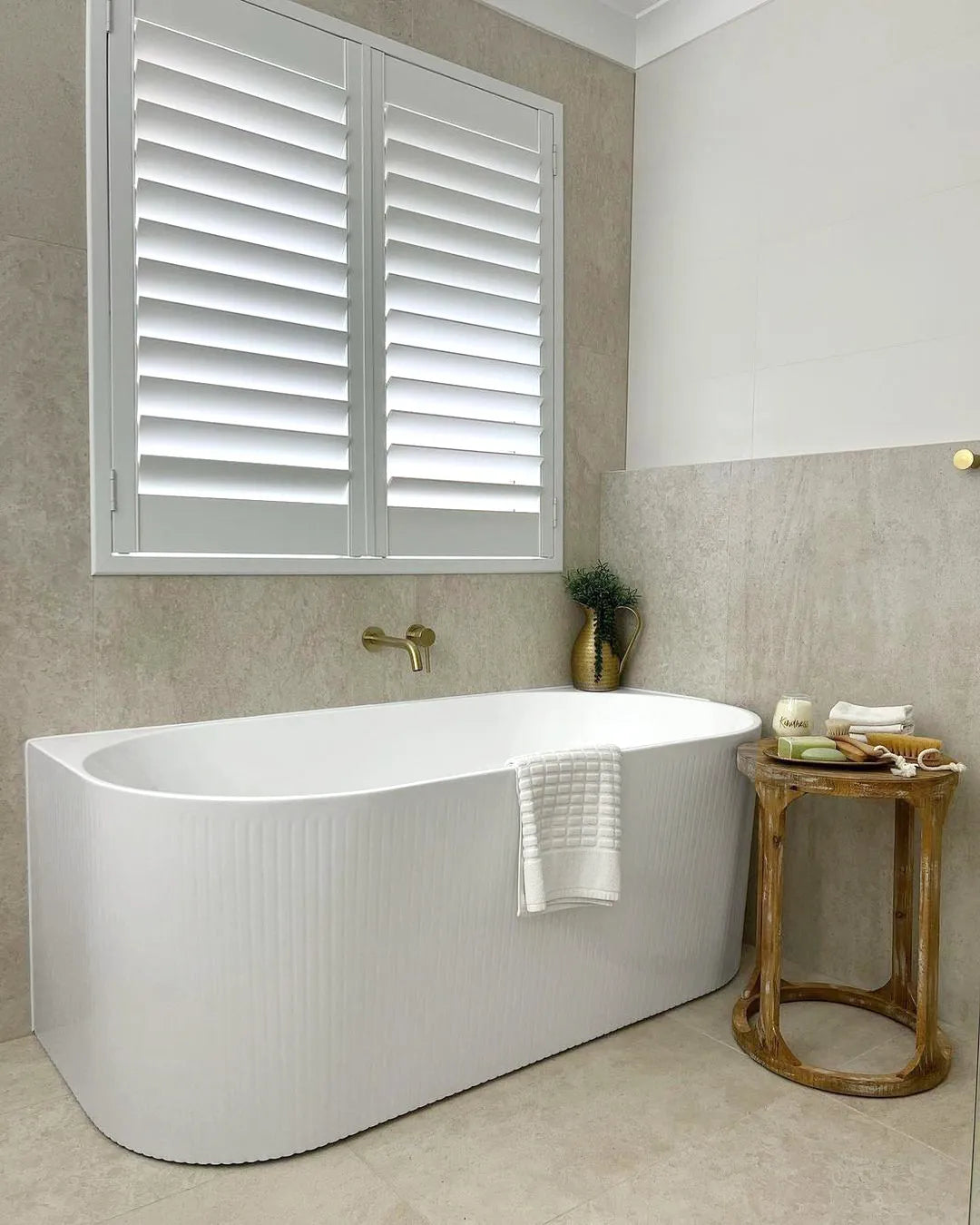 Attica Noosa 1500 Back to Wall Bath