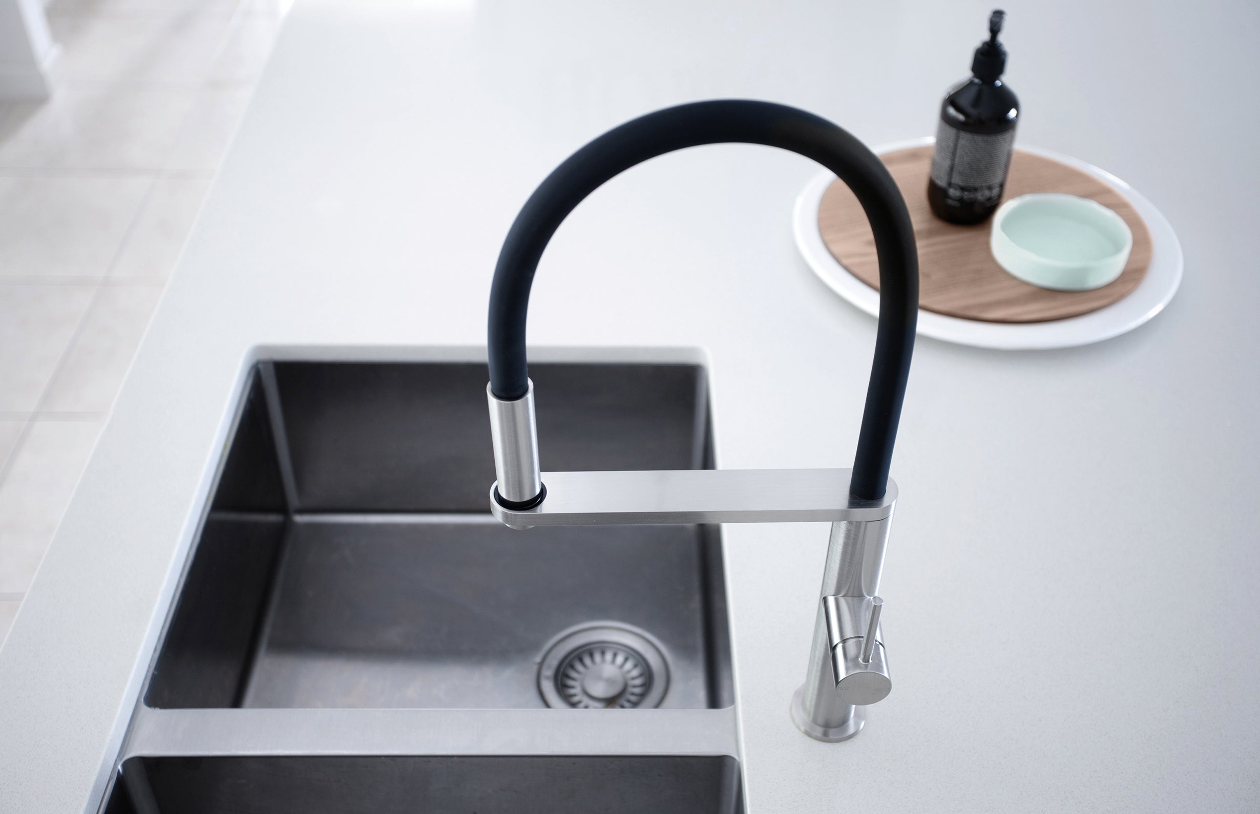 Phoenix Blix Flexible Hose Sink Mixer Round 10473100