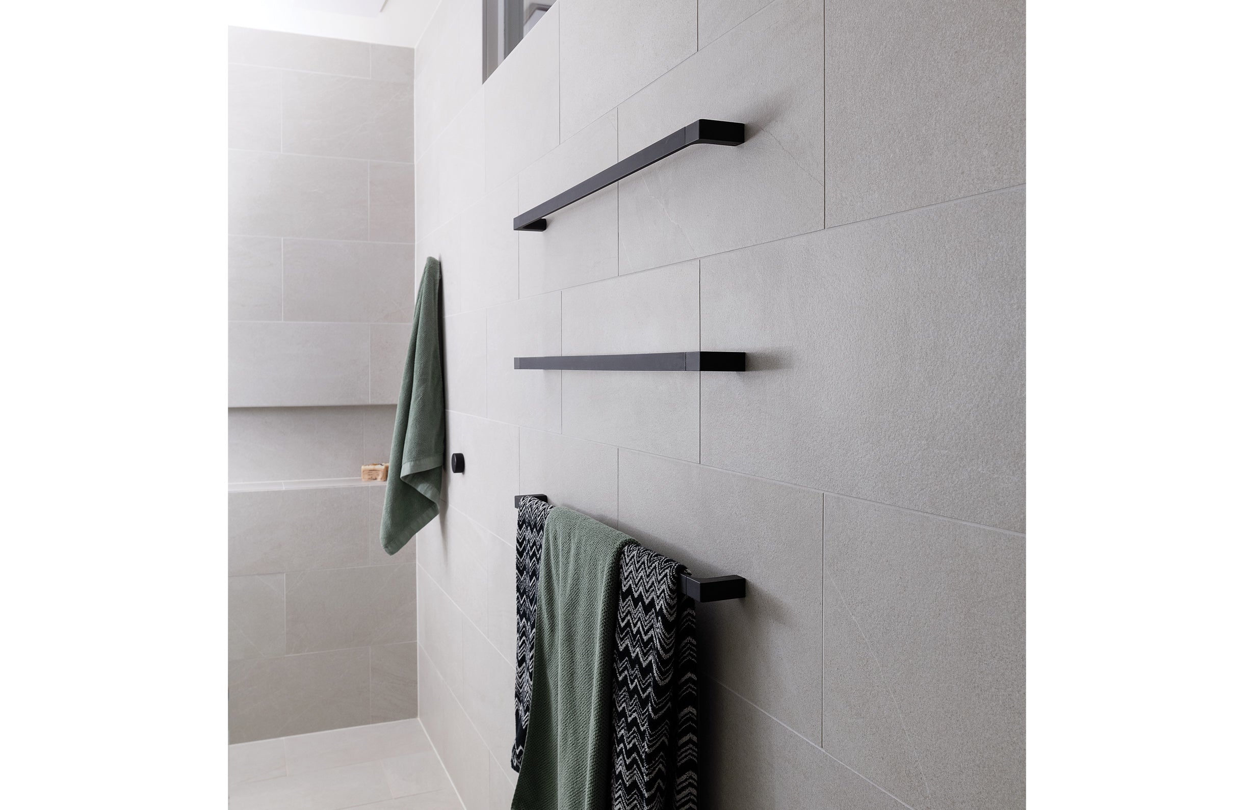 Phoenix Gloss 800mm Single Towel Rail GS802