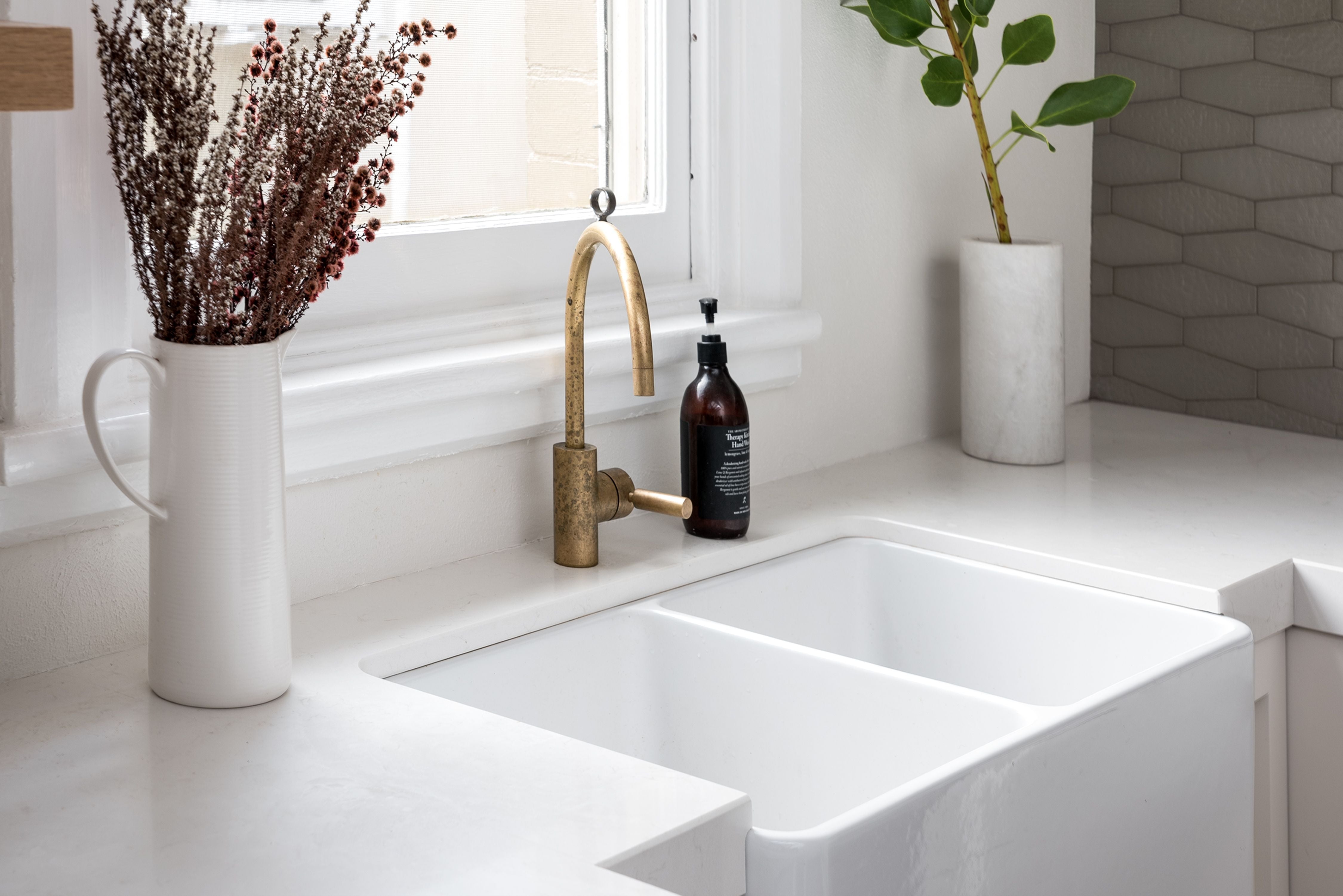 Turner Hastings Novi 85 x 46 Double Bowl Fine Fireclay Butler Sink NO85FS