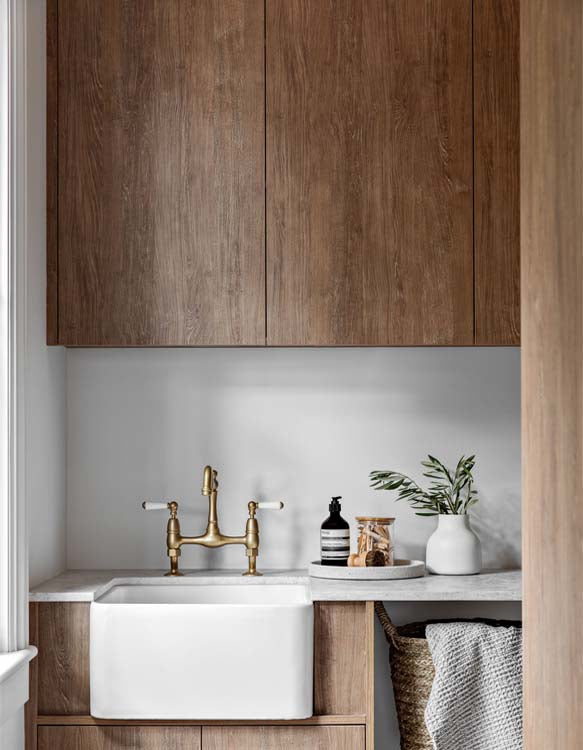 Turner Hastings Novi 50 x 46 Fine Fireclay Butler Sink - White Gloss